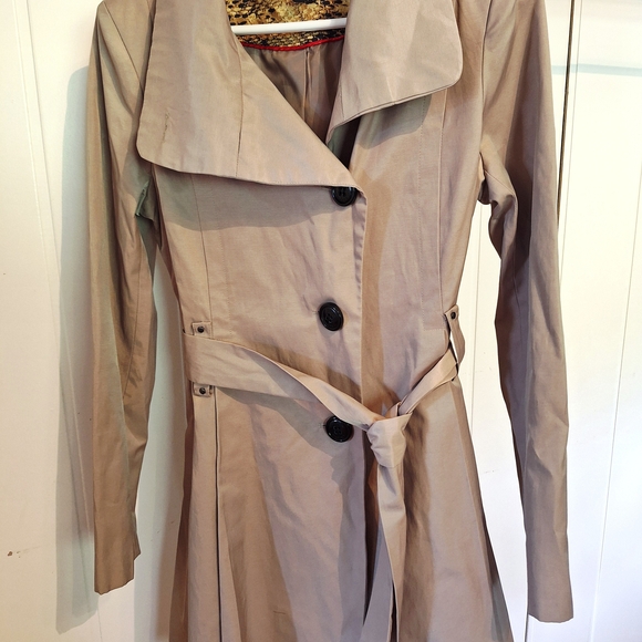 Steve Madden Jackets & Blazers - Steve Madden Tan Trench Rain Coat Belt Size Medium Very Good Condition Jacket